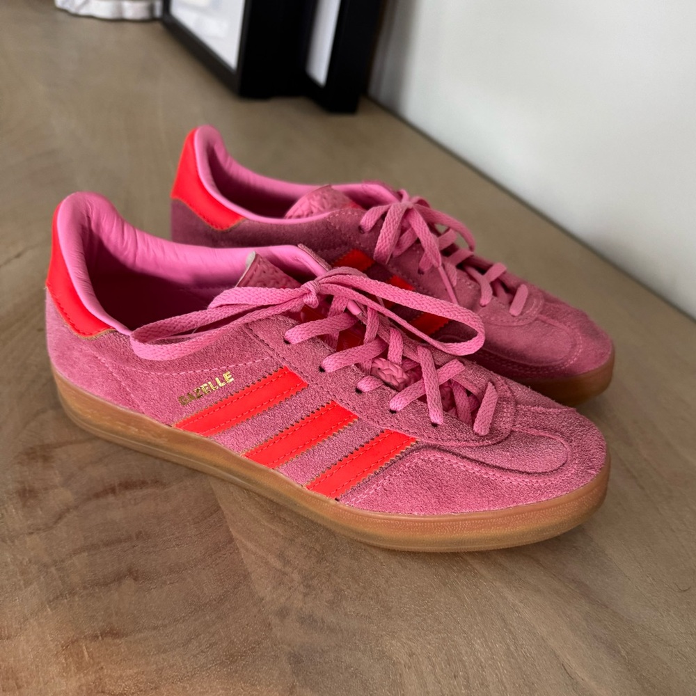 adidas Originals Gazelle Indoor sneakers in pink and red - Picture 2 of 9